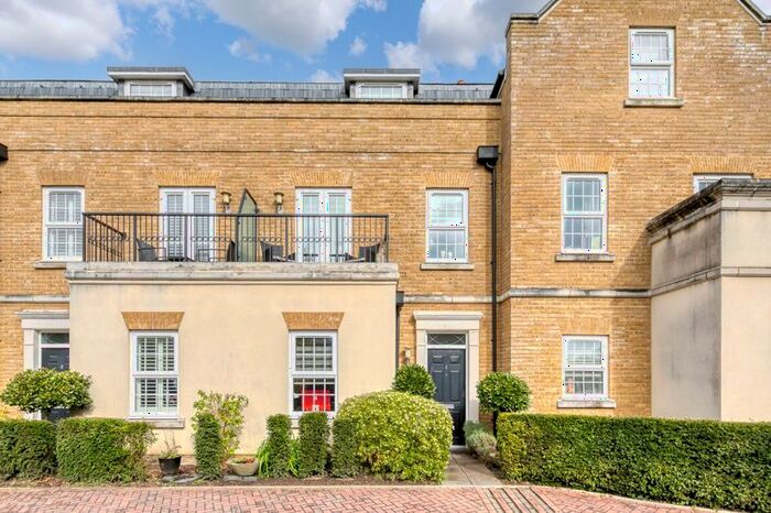 4 Bedroom Terraced House To Rent In Lendy Place, Sunbury-On-Thames, TW16