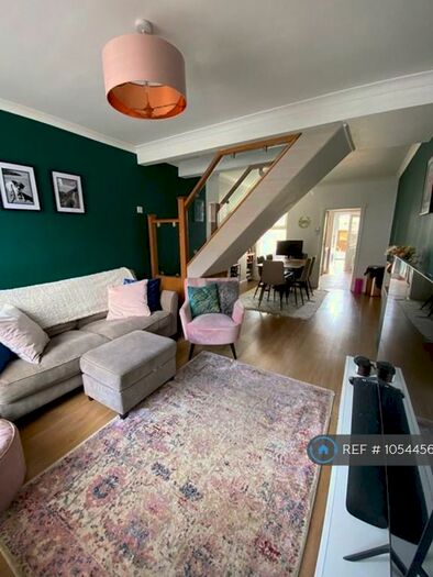 2 Bedroom Terraced House To Rent In North Road Avenue, Brentwood, CM14