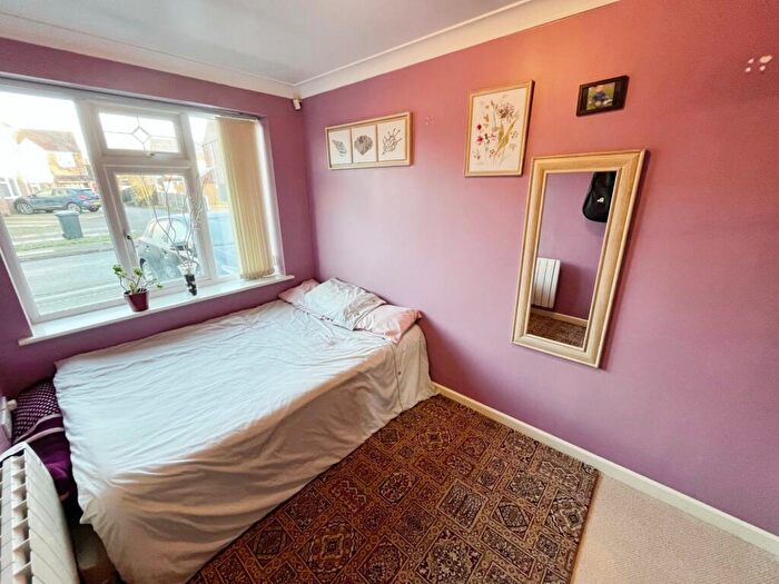 2 Bedroom Semi-Detached House For Sale In Warren Drive, Leicester, Leicestershire, LE4