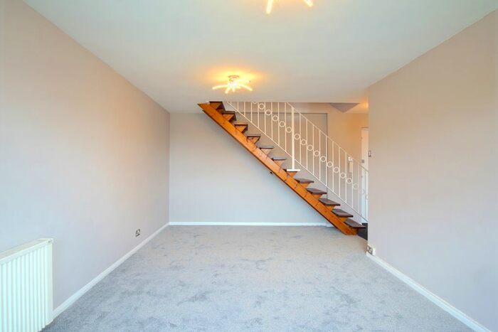 2 Bedroom Flat To Rent In Queenswood Gardens, London, E11