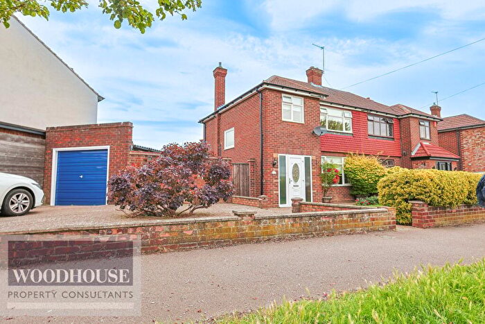 3 Bedroom Semi-Detached House To Rent In Landmead Road, Cheshunt, EN8