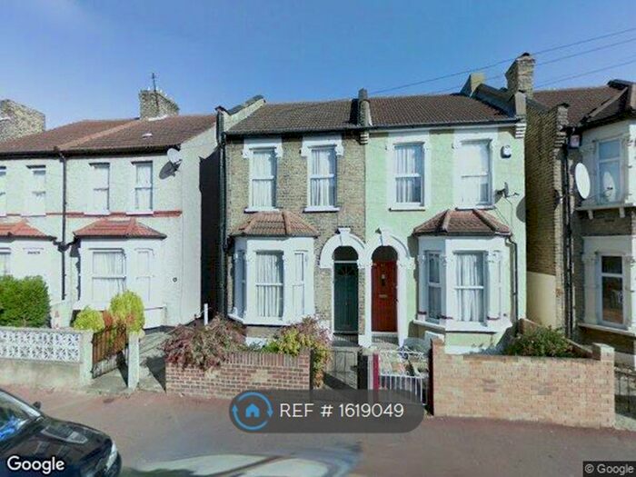 3 Bedroom Semi-Detached House To Rent In St. Awdrys Road, Barking, IG11