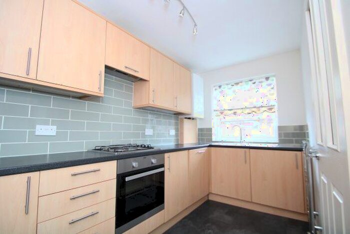 2 Bedroom Flat To Rent In Parrs Close, South Croydon, CR2