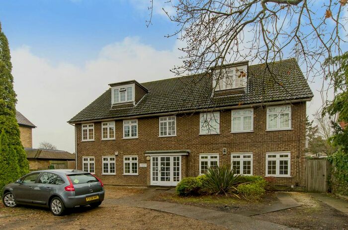 2 Bedroom Flat To Rent In Lavender Hill, Gordon Hill, Enfield, EN2