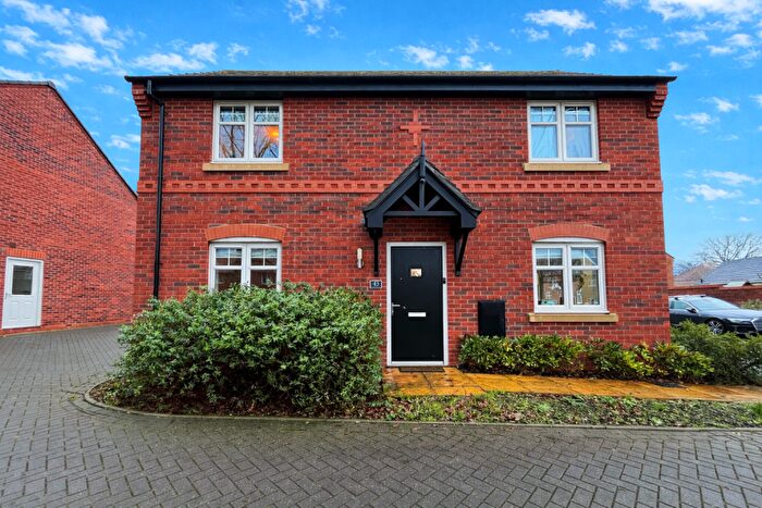 3 Bedroom Detached House For Sale In Pastures Drive, Tidbury Green, B90