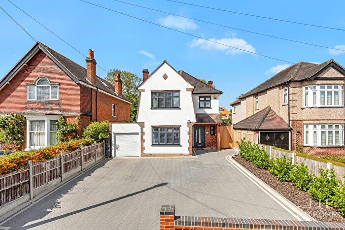 3 Bedroom Detached House For Sale In Westmoreland Avenue, Hornchurch, RM11