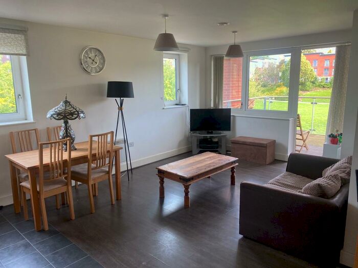 2 Bedroom Flat To Rent In Bell Barn Road, Birmingham, B15