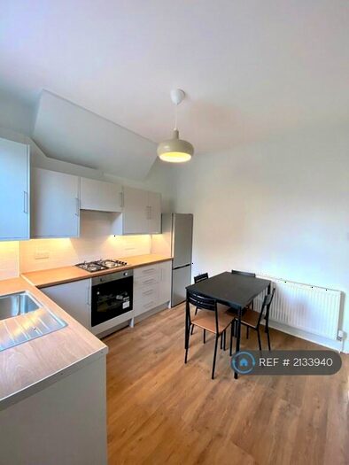 3 Bedroom Terraced House To Rent In Field Road, London, E7