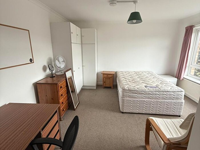 5 Bedroom House To Rent In Aldrin Road, Exeter, EX4