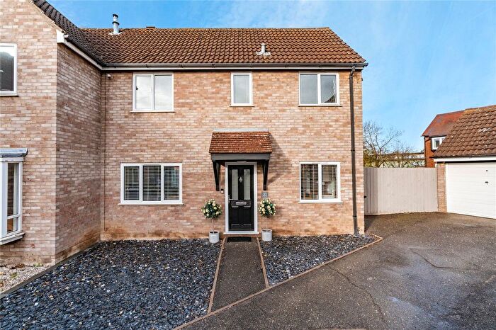 3 Bedroom Semi Detached House For Sale In Colne Close, South Woodham Ferrers, Chelmsford, Essex, CM3