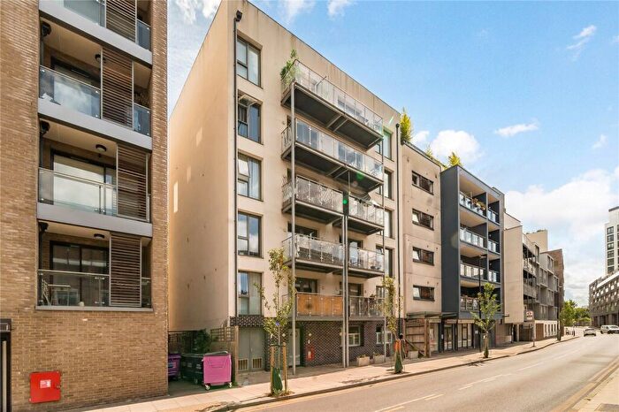 1 Bedroom Flat For Sale In Bow Common Lane, Bow, London, E3
