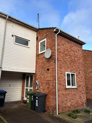 3 Bedroom Terraced House To Rent In Lambourn Crescent, Leamington Spa, CV31