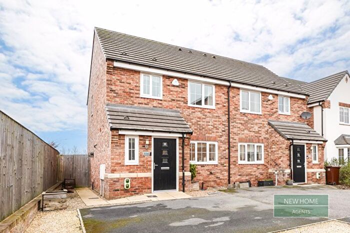 3 Bedroom Semi-Detached House For Sale In Oaklands Avenue, Crofton, Wakefield, WF4