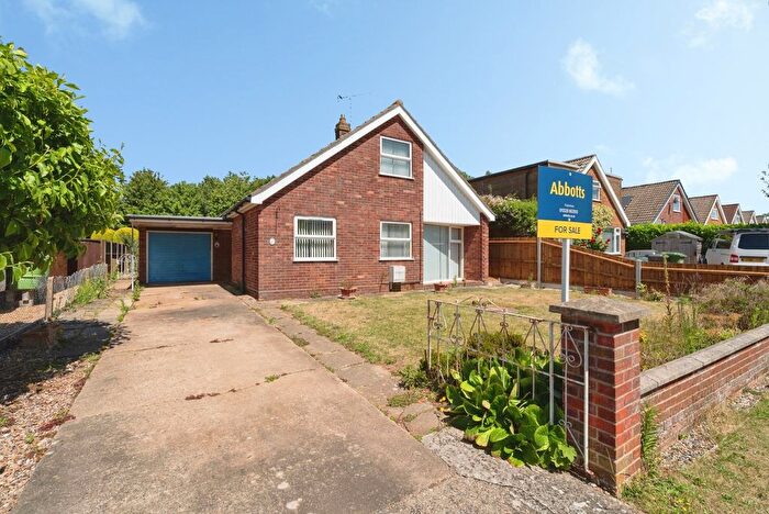 3 Bedroom Bungalow For Sale In Heath Rise, Fakenham, Norfolk, NR21