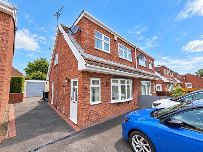 3 Bedroom Semi-Detached House For Sale In Fferm Llidiart Werdd, Coedpoeth, Wrexham, LL11
