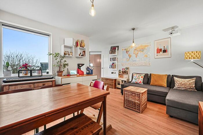 2 Bedroom Flat For Sale In Xchange Point, Market Road, N7