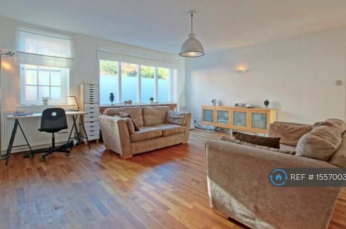 1 Bedroom Flat To Rent In Station Road, Blackwell, Bromsgrove, B60