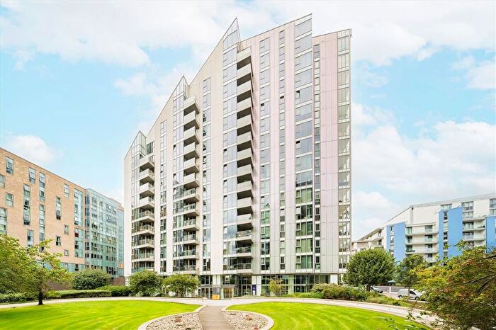 2 Bedroom Flat To Rent In Eastfields Avenue, Wandsworth, SW18