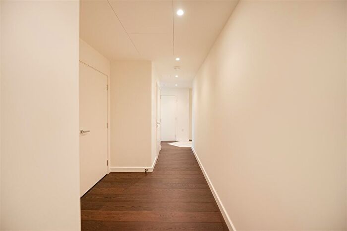 3 Bedroom Flat To Rent In Damac Tower, Bondway, London, SW8