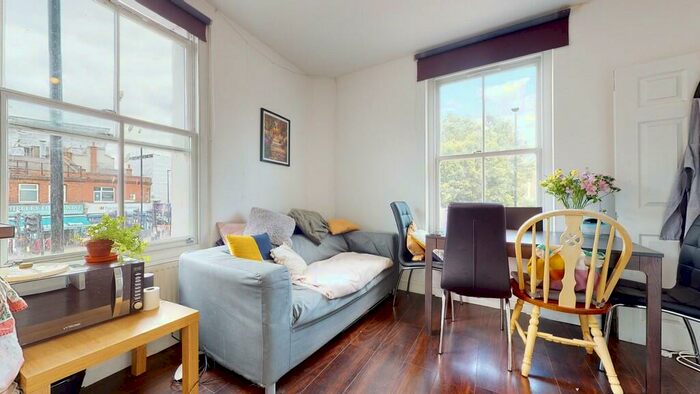 4 Bedroom Apartment To Rent In New Road, Whitechapel, E1