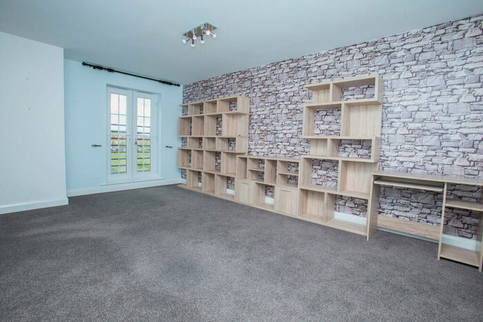 2 Bedroom Apartment To Rent In The Willows, Fenton Gate, LS10