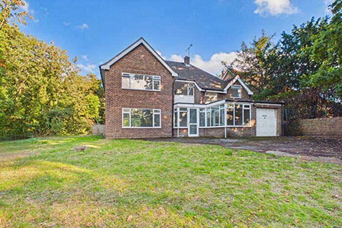 4 Bedroom Detached House For Sale In Shoppenhangers Road, Maidenhead, Berkshire, SL6