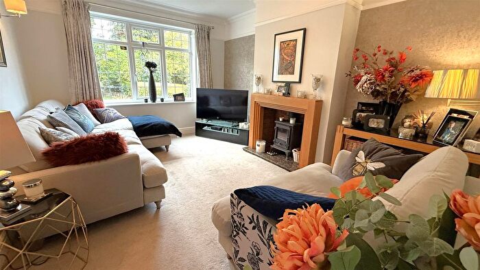 4 Bedroom Semi-Detached House For Sale In Somerdale Road, Bournville, Birmingham, B31