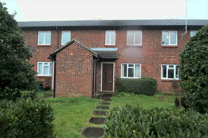 1 Bedroom Flat To Rent In Taylor Close, Orpington, Kent, BR6