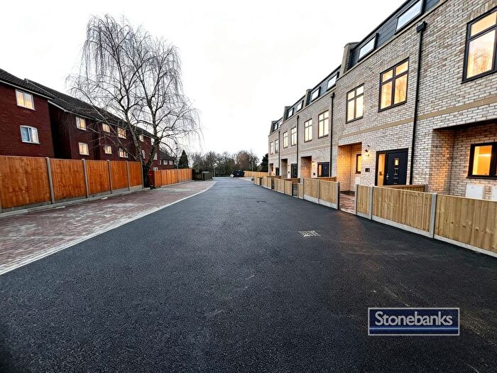 4 Bedroom End Of Terrace House To Rent In Veer Drive, Harrow, HA1