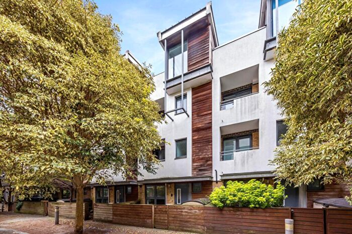 4 Bedroom Terraced House To Rent In Kingscote Way, Brighton, BN1