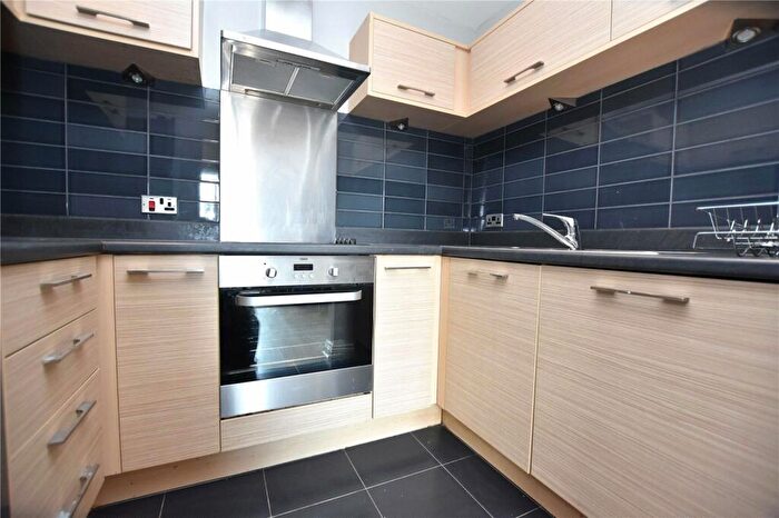 2 Bedroom Apartment To Rent In William Court, Chalfont Road, London, SE25