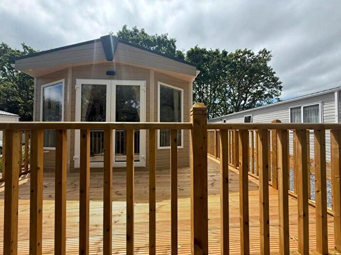 2 Bedroom Mobile Home For Sale In Woodleigh Caravan Park, Cheriton, Bishop, Exeter, EX6