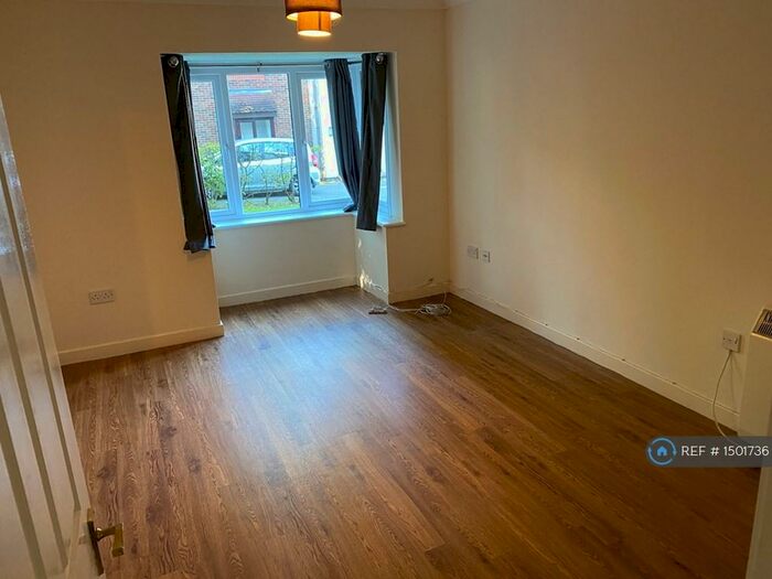 2 Bedroom Flat To Rent In Block . Briarswood, Southampton, SO16