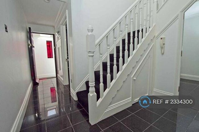 4 Bedroom Semi-Detached House To Rent In Priory Close, Ruislip, HA4