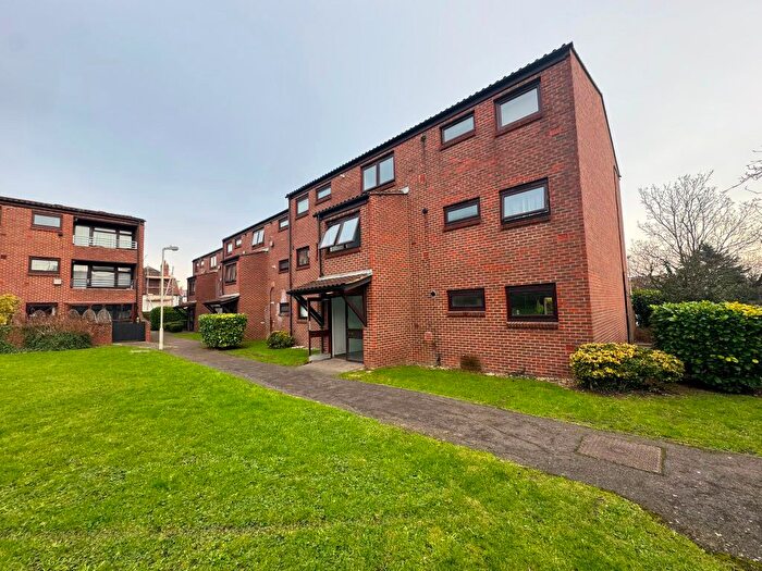 1 Bedroom Flat To Rent In Churchfields, London, E18