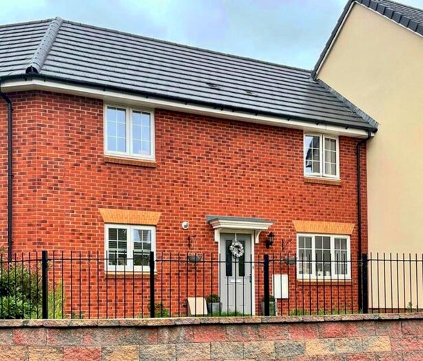 3 Bedroom Terraced House For Sale In Mill Path, Tonedale, TA21