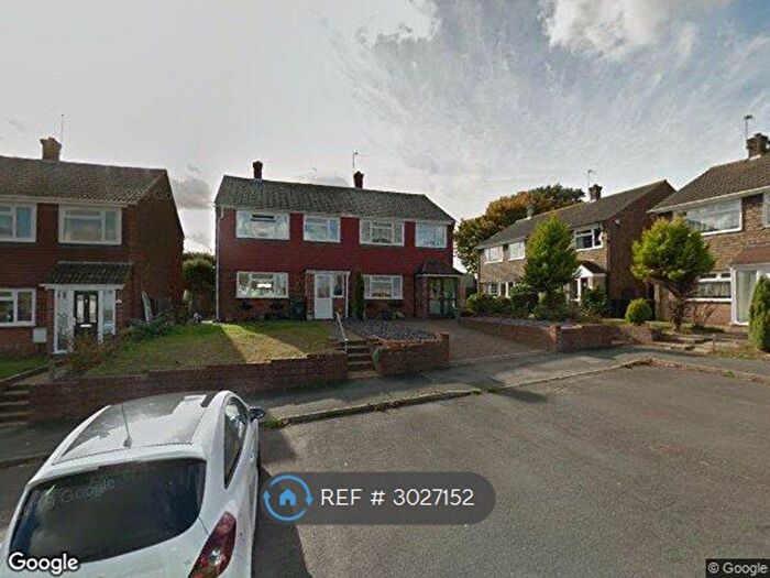 3 Bedroom Semi-Detached House To Rent In Stonewood, Dartford, DA2