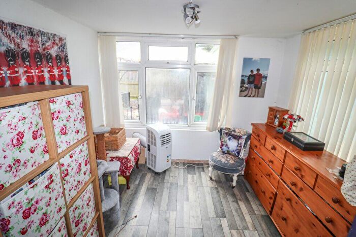 2 Bedroom Detached Bungalow For Sale In Poplar Grove, Hayling Island, PO11