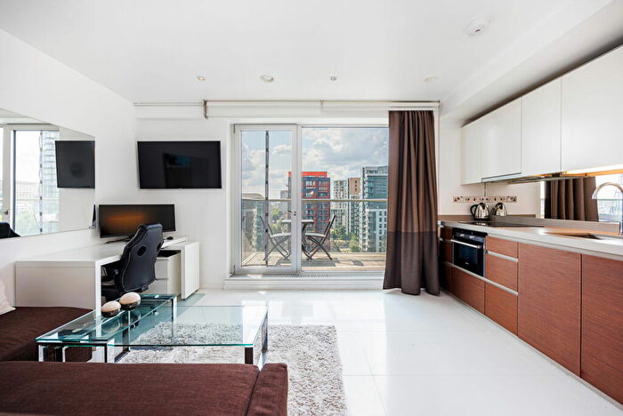 Studio For Sale In Baltimore Wharf, London, E14