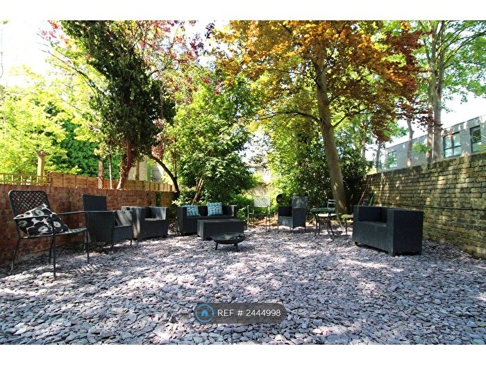 2 Bedroom Flat To Rent In Bensham Manor Road, Thornton Heath, CR7