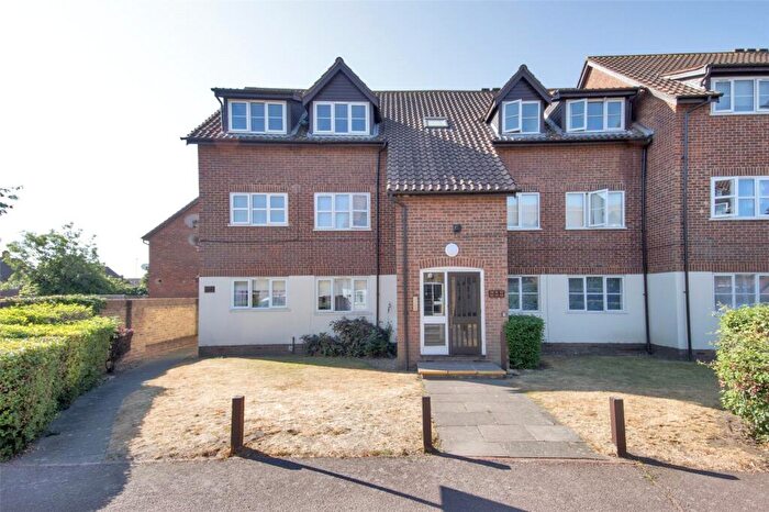 Apartment For Sale In Falcon Close, Dartford, Kent, DA1