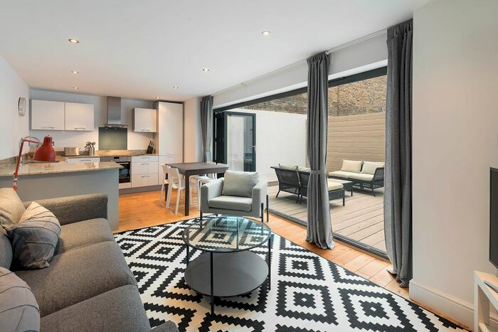 2 Bedroom Flat To Rent In Alderbrook Road, London, SW12