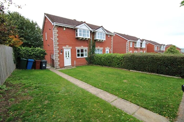 2 Bedroom Semi-Detached House For Sale In Beaulieu Close, Mapplewell, Barnsley, S75
