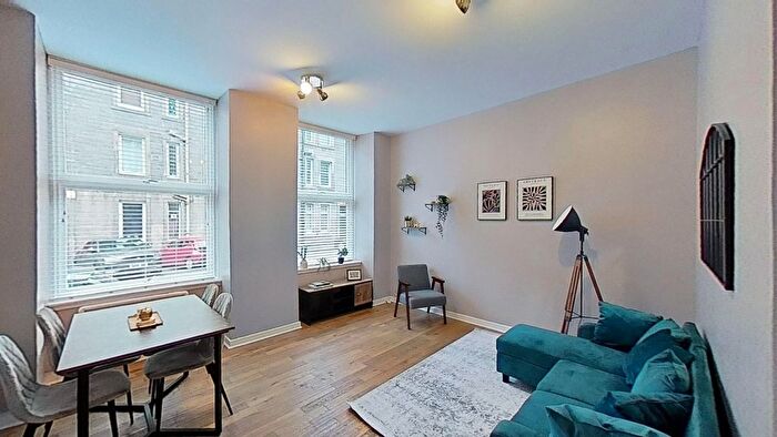 2 Bedroom Flat To Rent In Bothwell House, Bothwell Street, Edinburgh, EH7