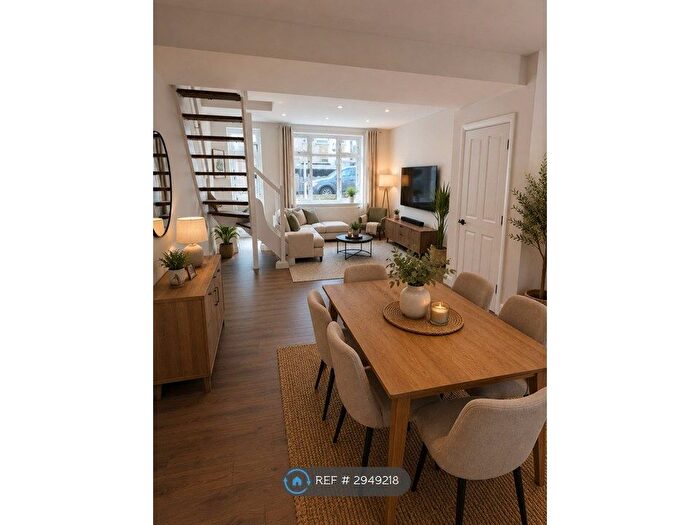3 Bedroom Terraced House To Rent In Edinburgh Road, Chatham, ME4
