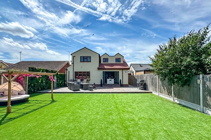 5 Bedroom Detached House For Sale In Ashingdon Road, Rochford, SS4