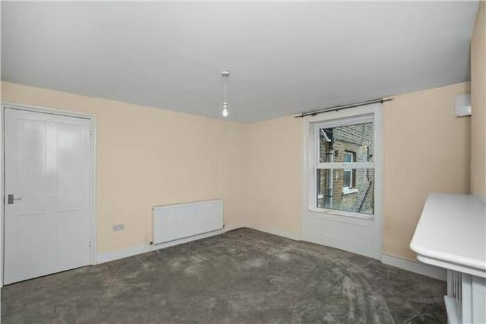 2 Bedroom Flat To Rent In Woodland Terrace, London, Greater London, SE7