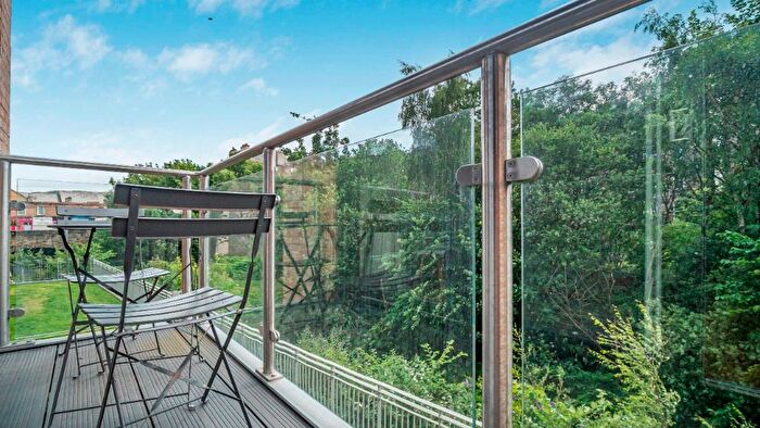 2 Bedroom Flat To Rent In Shrubhill Walk, Leith, Edinburgh, EH7