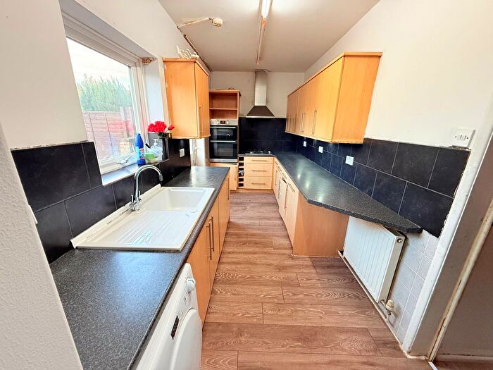 3 Bedroom Terraced House To Rent In Lindisfarne Road, Dagenham, RM8