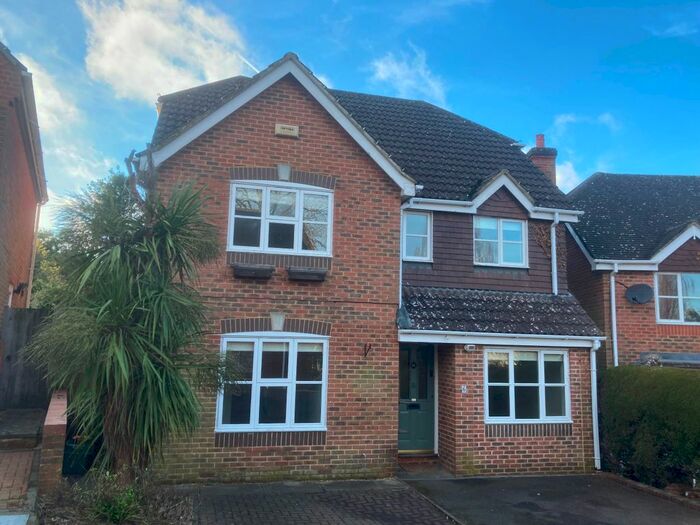 4 Bedroom Detached House To Rent In Joyce Close, Cranbrook, TN17